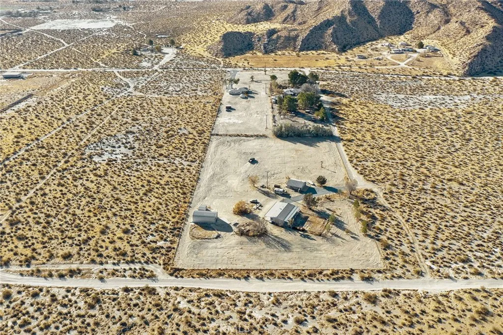 19665 Grey Mountain Road, Adelanto, California 92301 home-pic-16