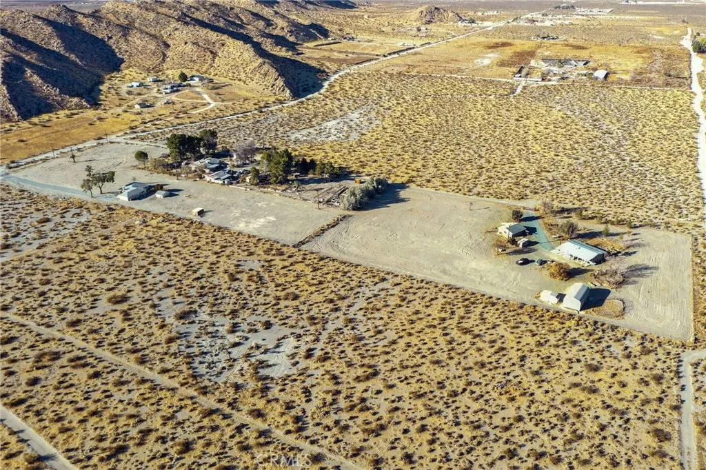 19665 Grey Mountain Road, Adelanto, California 92301 home-pic-26