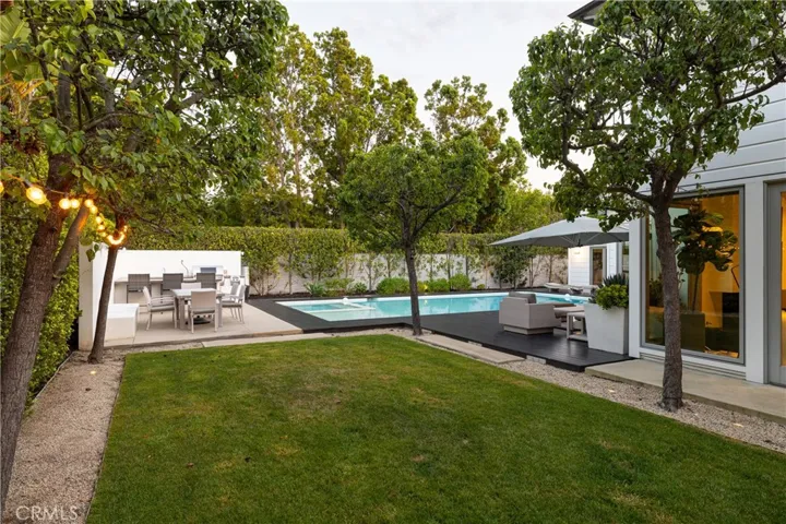10 Weybridge Court, Newport Beach, California 92660