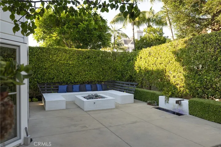 10 Weybridge Court, Newport Beach, California 92660