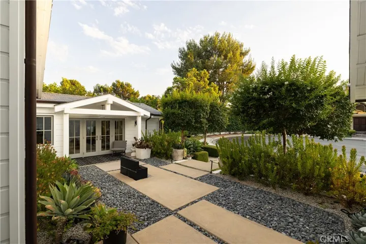 10 Weybridge Court, Newport Beach, California 92660