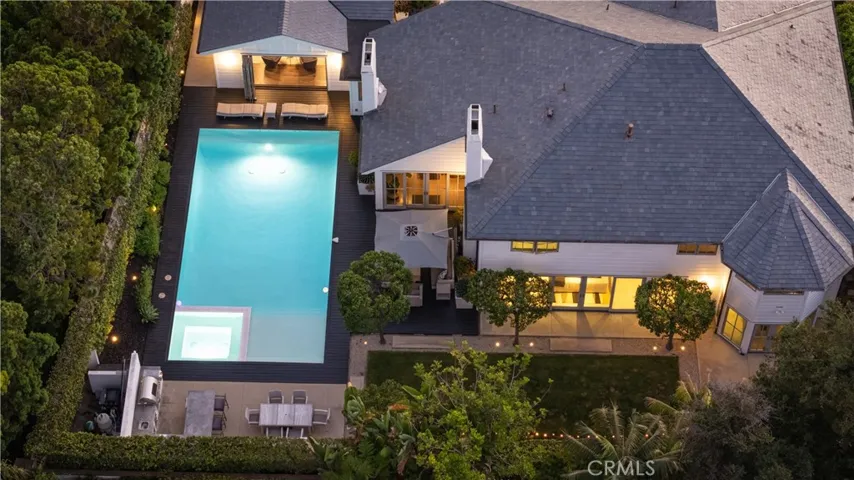 10 Weybridge Court, Newport Beach, California 92660