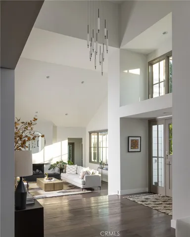 10 Weybridge Court, Newport Beach, California 92660