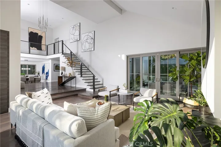 10 Weybridge Court, Newport Beach, California 92660