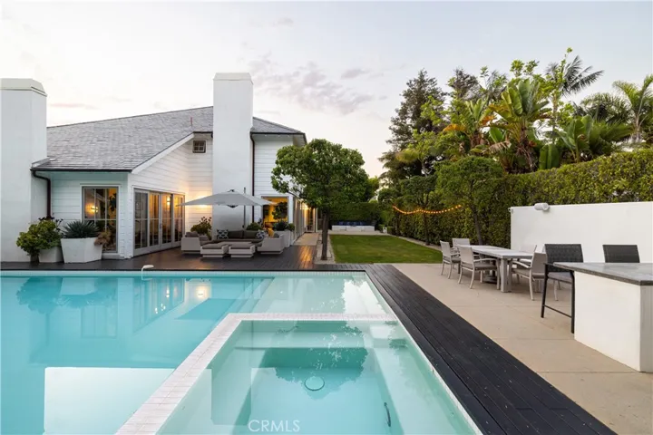 10 Weybridge Court, Newport Beach, California 92660