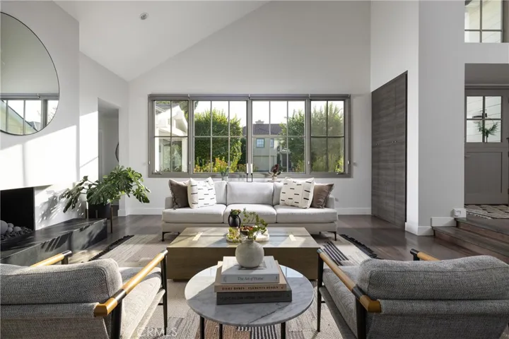10 Weybridge Court, Newport Beach, California 92660