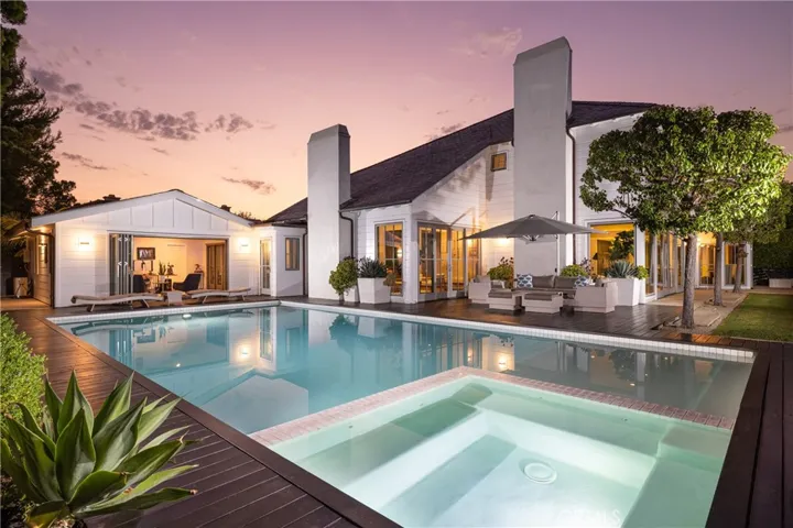 10 Weybridge Court, Newport Beach, California 92660