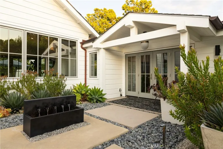 10 Weybridge Court, Newport Beach, California 92660