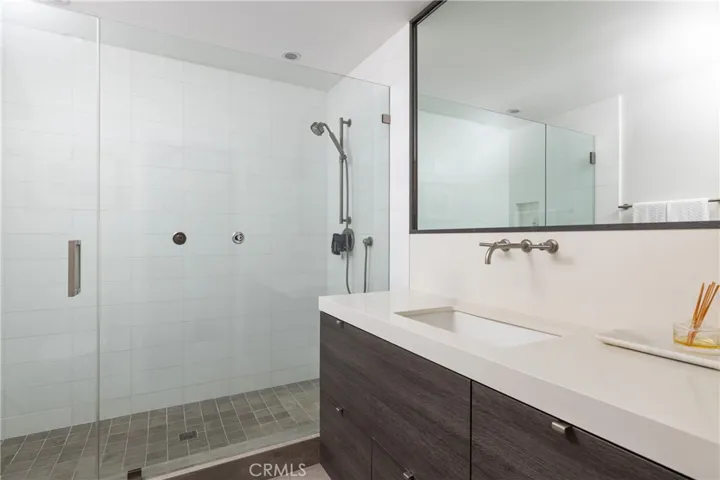 10 Weybridge Court, Newport Beach, California 92660