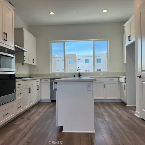 1081 Cadence, Irvine, California 92618