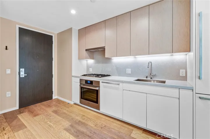 877 Francisco Street 505, Los Angeles, California 90017