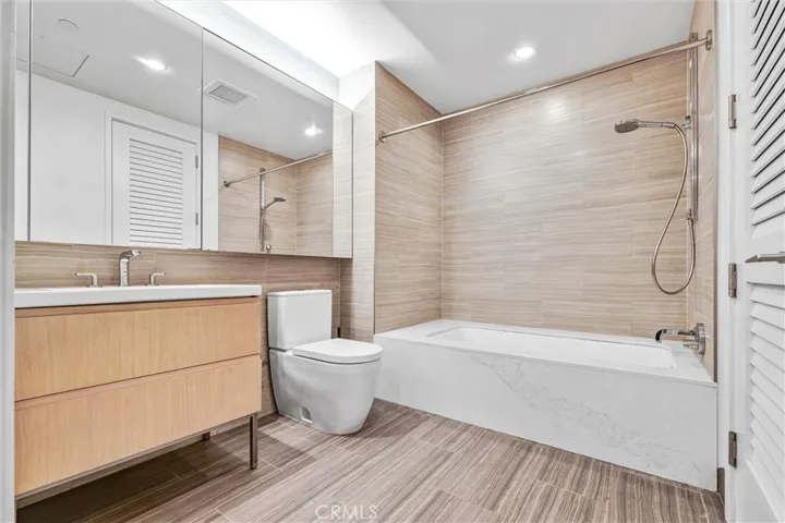 877 Francisco Street 505, Los Angeles, California 90017