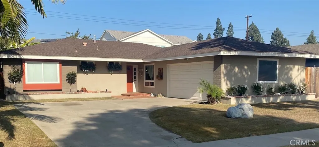 1601 E Avalon Avenue, Santa Ana, California 92705