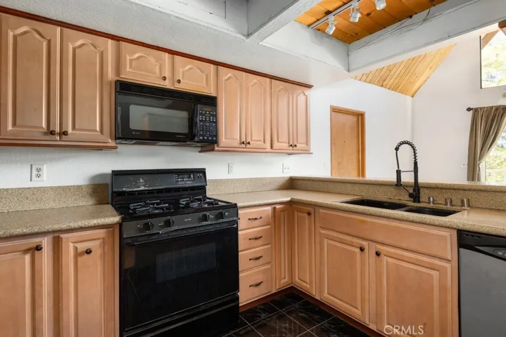 1993 Nob Hill Drive, Running Springs, California 92382