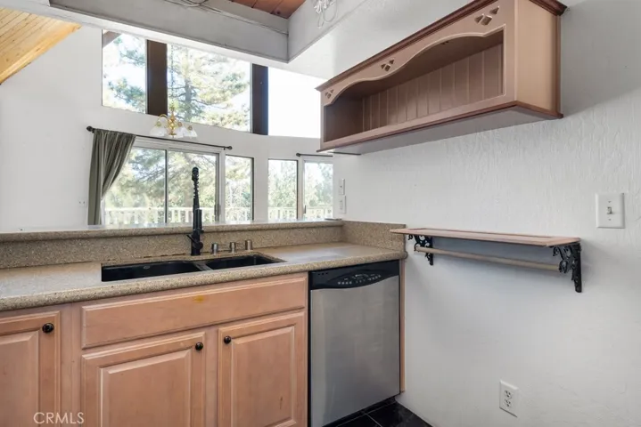 1993 Nob Hill Drive, Running Springs, California 92382