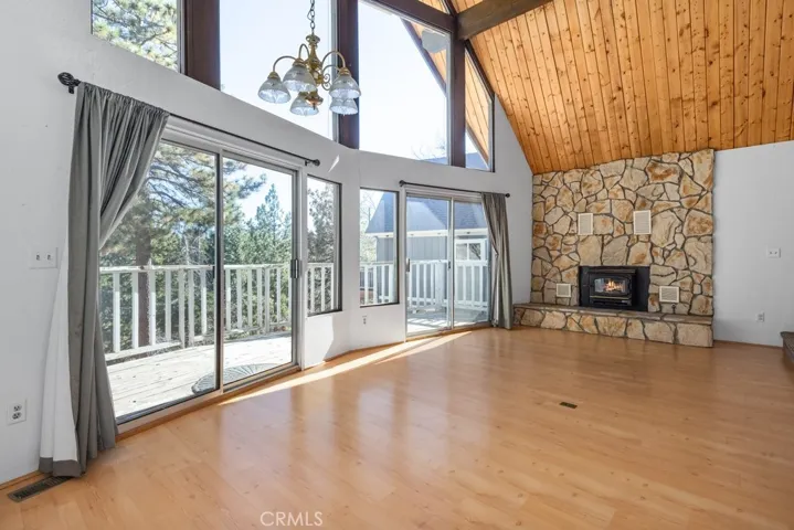 1993 Nob Hill Drive, Running Springs, California 92382