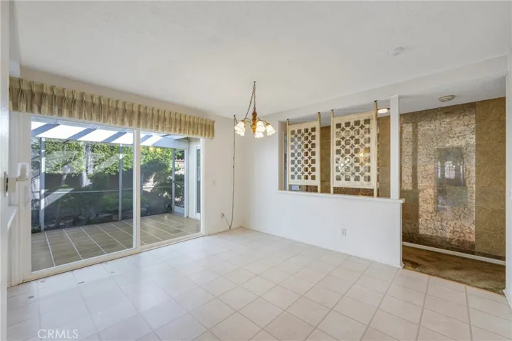 Dining Room opens to enclose sunroom