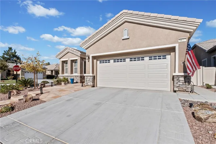 10511 Silverwood Road, Apple Valley, California 92308