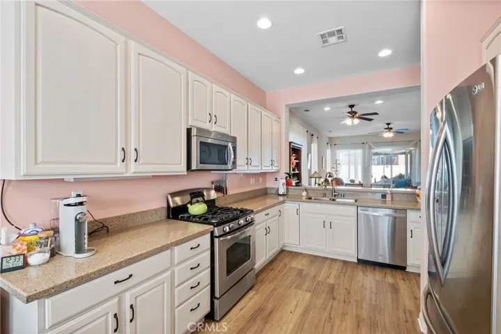 10511 Silverwood Road, Apple Valley, California 92308