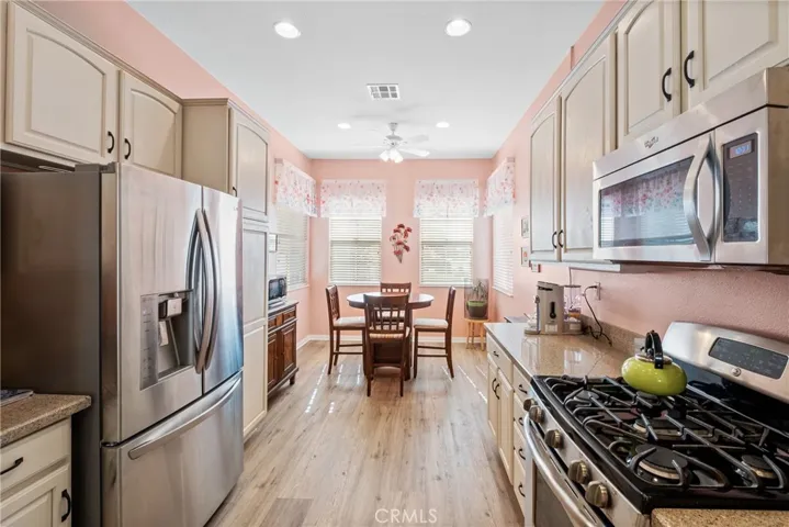 10511 Silverwood Road, Apple Valley, California 92308