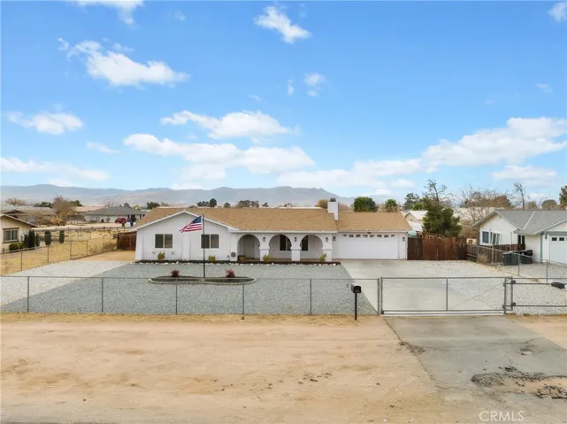21815 Nisqually Road, Apple Valley, California 92308