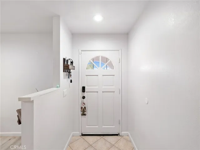 21815 Nisqually Road, Apple Valley, California 92308