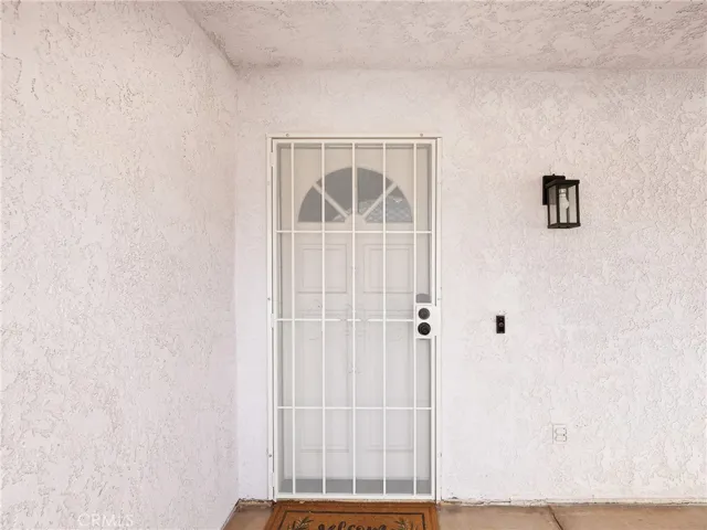 21815 Nisqually Road, Apple Valley, California 92308