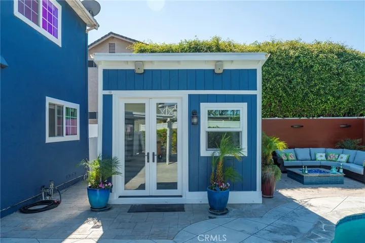 Separate structure in backyard. Office, game room, exercise room. Electrical permitted.
