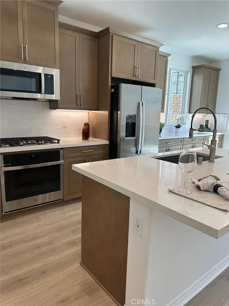 23790 Moonrise Court, Corona, California 92883 home-pic-4