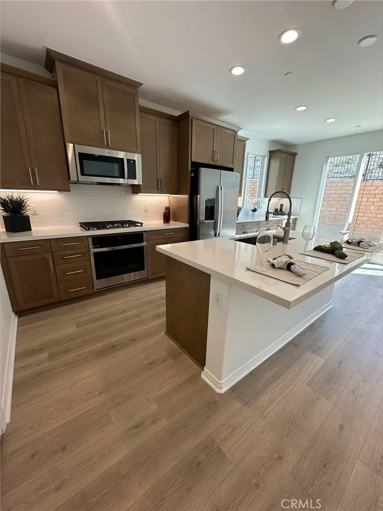 23790 Moonrise Court, Corona, California 92883 home-pic-3