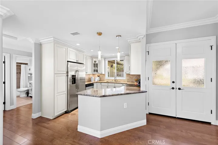 OPEN KITCHEN
