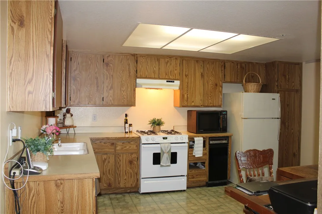 12141 Centralia Street 119, Lakewood, California 90715 home-pic-7