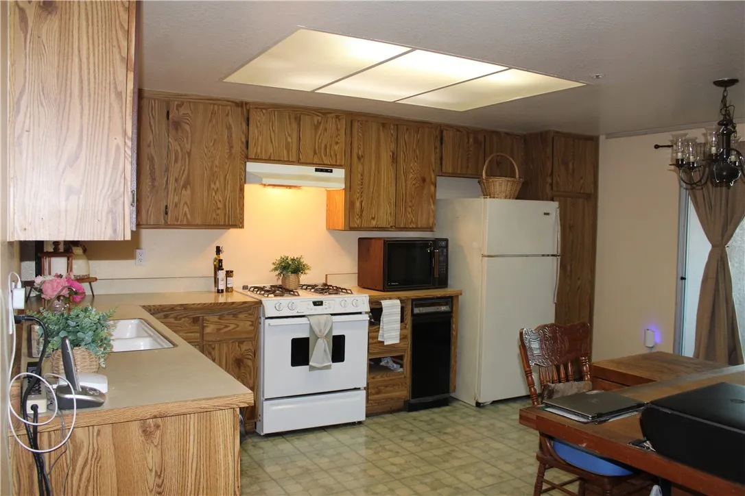 12141 Centralia Street 119, Lakewood, California 90715 home-pic-6