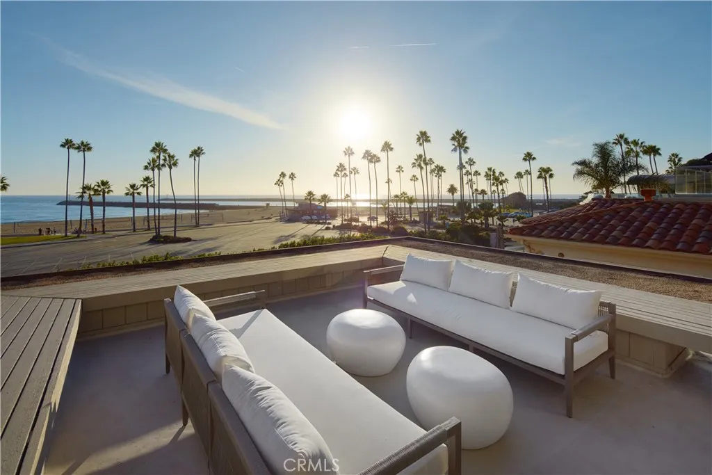 3024 Breakers Drive, Corona Del Mar, California 92625, 7 Bedrooms Bedrooms, ,6 BathroomsBathrooms,Residential,For Sale,Breakers,NP24236762