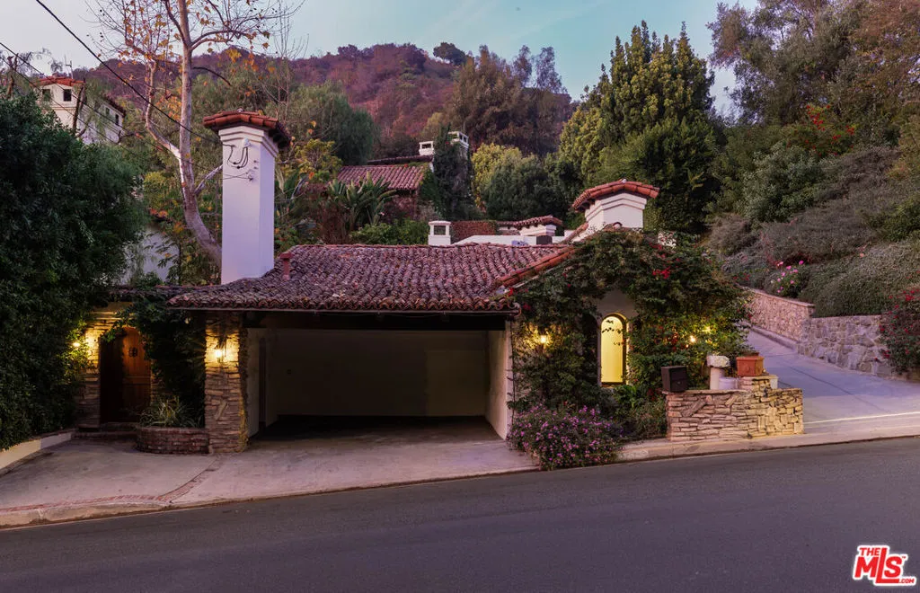 9301 Cherokee Lane, Beverly Hills, California 90210 home-pic-30