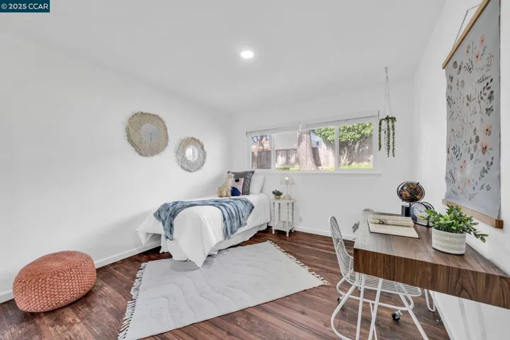210 Sequoyah View Dr, Oakland, California 94605