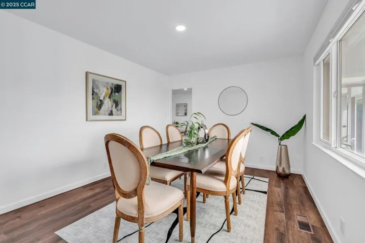 210 Sequoyah View Dr, Oakland, California 94605