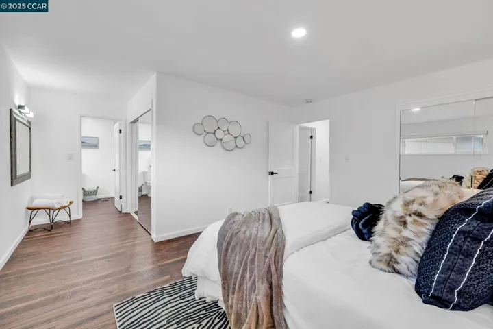 210 Sequoyah View Dr, Oakland, California 94605
