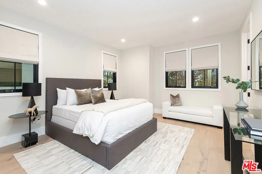 831 N Spaulding Avenue, Los Angeles, California 90046 home-pic-17