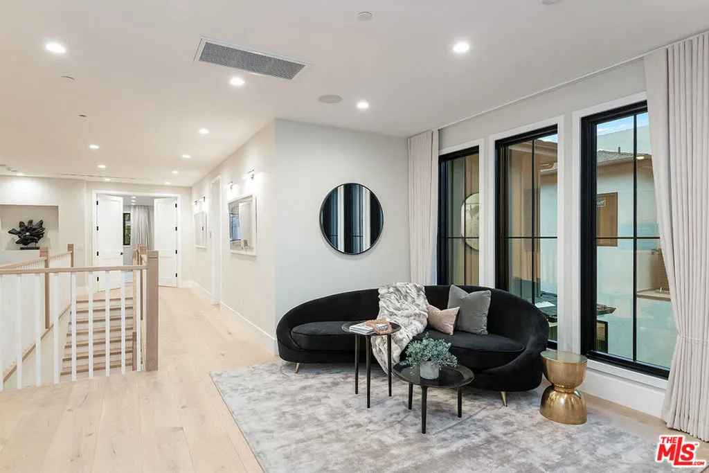 831 N Spaulding Avenue, Los Angeles, California 90046 home-pic-10