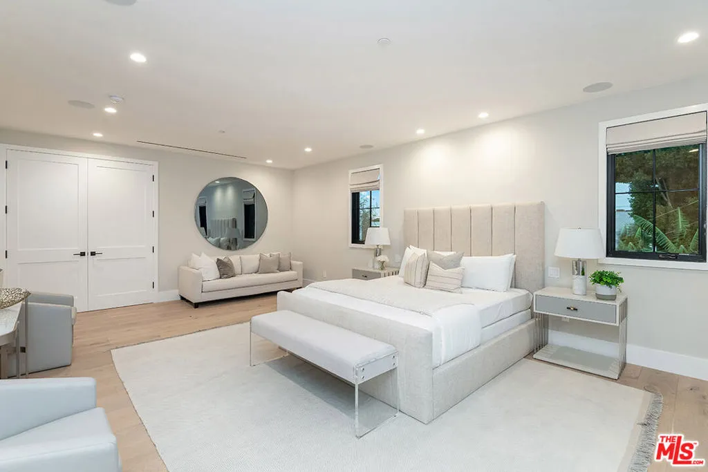 831 N Spaulding Avenue, Los Angeles, California 90046 home-pic-11