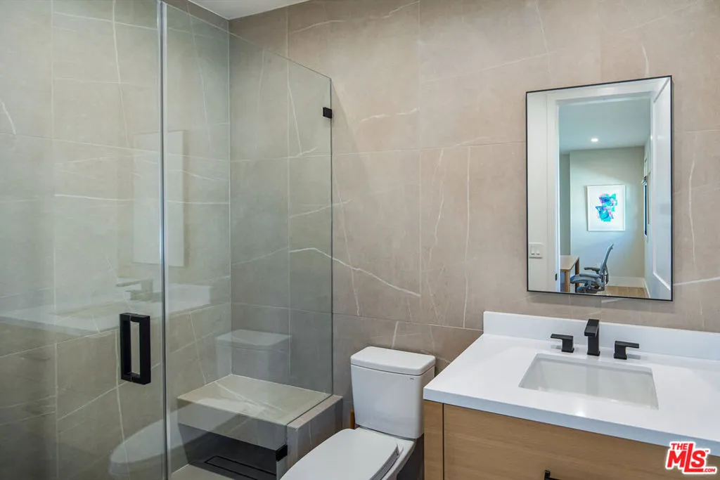 831 N Spaulding Avenue, Los Angeles, California 90046 home-pic-15