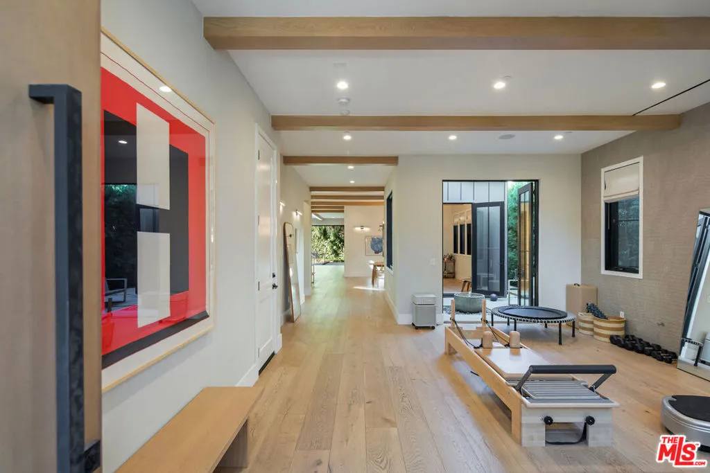 831 N Spaulding Avenue, Los Angeles, California 90046 home-pic-3
