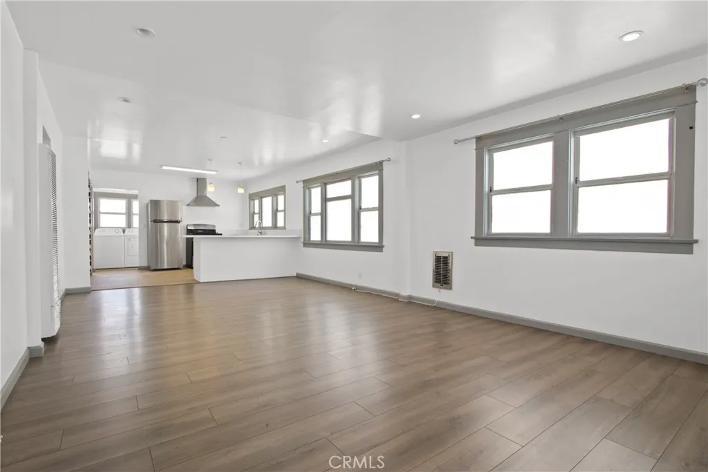 1575 W 37th Street, Los Angeles, California 90018 home-pic-3