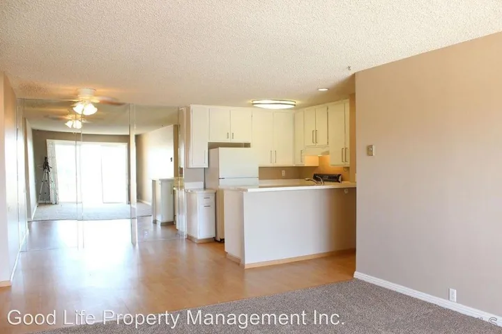 1855 Diamond 5-211, San Diego, California 92109