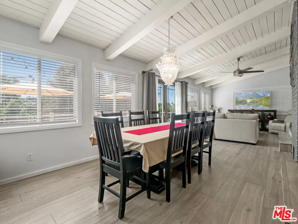 21217 Golondrina Street, Woodland Hills, California 91364 home-pic-10