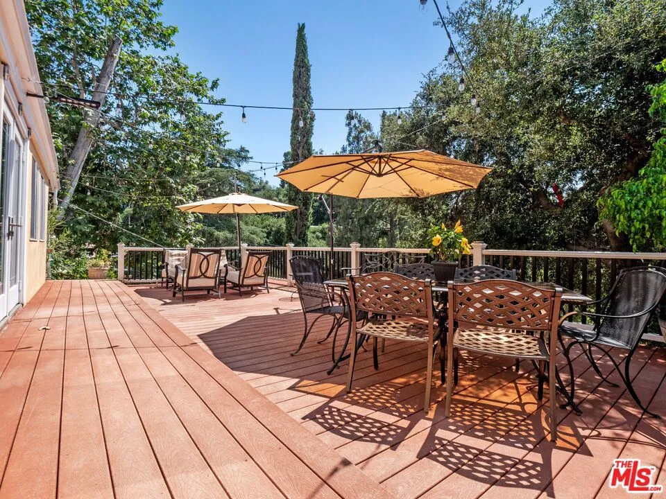 21217 Golondrina Street, Woodland Hills, California 91364 home-pic-26