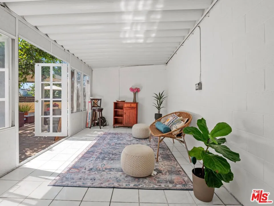 21217 Golondrina Street, Woodland Hills, California 91364 home-pic-29