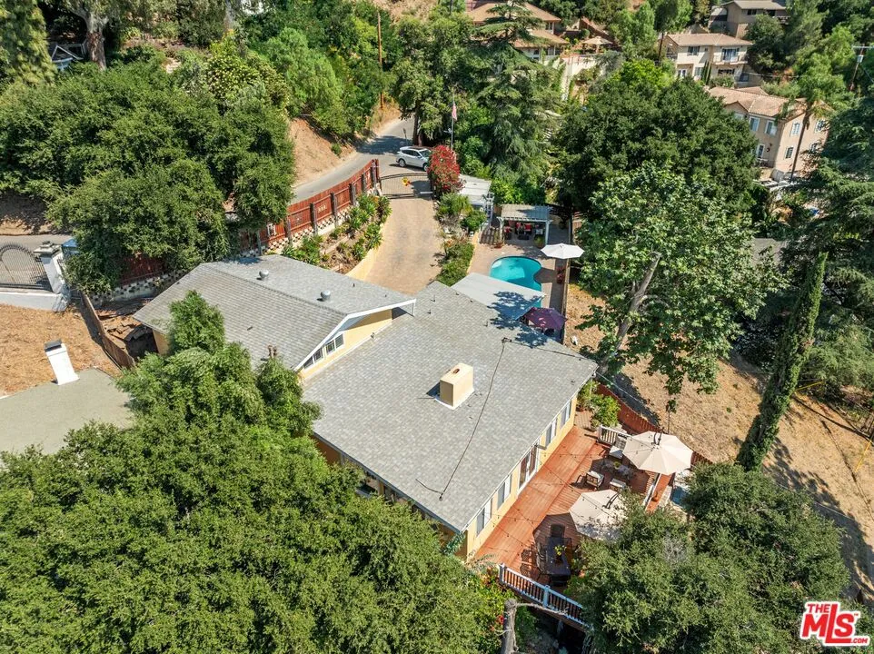 21217 Golondrina Street, Woodland Hills, California 91364 home-pic-34