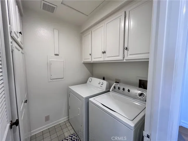 Washer/Dryer included